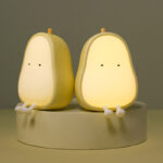 Lampe veilleuse portable en forme de poire. Bonne qualité et à la mode