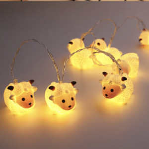 Veilleuse guirlande bébés moutons lumineux. Bonne qualité et à la mode
