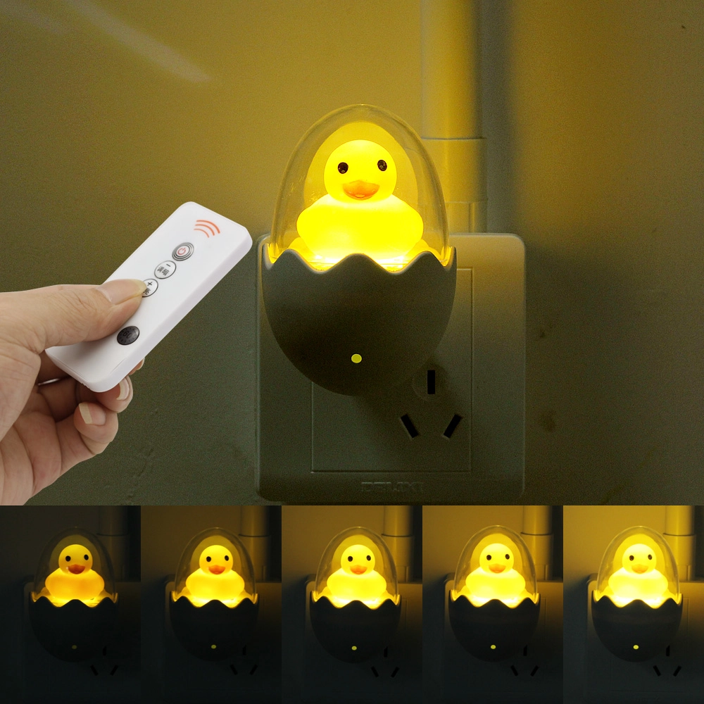 Veilleuse LED caneton jaune avec télécommande. Bonne qualité et à la mode branchée sur une prise dans une maison