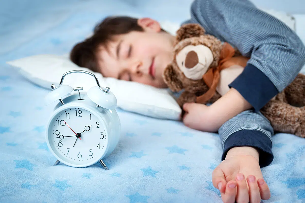 Combien d'heures de sommeil pour un enfant