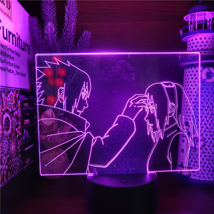Lampe Veilleuse Naruto Sasuke & Sakura. Bonne qualité et à la mode sur une table dans une maison