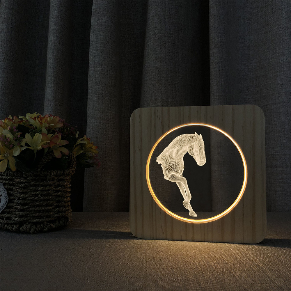 Veilleuse de chevet design en bois forme de cheval. Bonne qualité, très original,