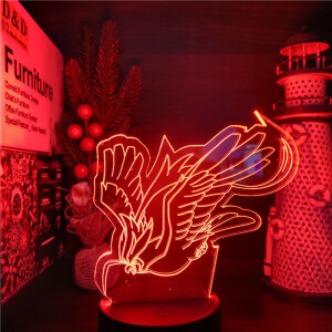 Veilleuse Pokemon Méga Roucarnage. Bonne qualité et à la mode sur une table dans une maison