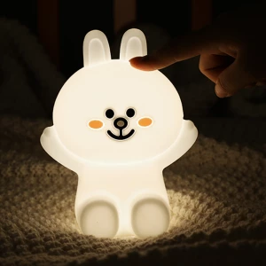 Veilleuse pour bébé en silicone à LED petit lapin. Bonne qualité et à la mode dans une maison