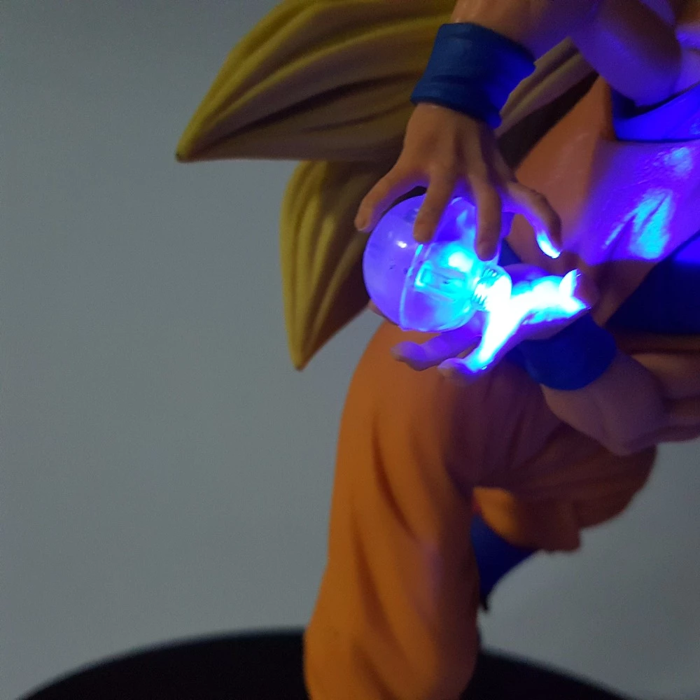 Figurine Dragon Ball Son Goku Kamehameha – Veilleuse Lumineuse – Neuve