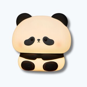 Veilleuse panda assis style kawaii sur fond bleu clair.